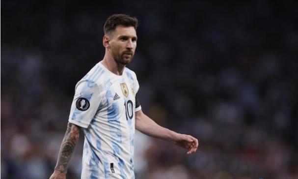 与女友相恋5年后，我生日当天她却给了我一张纸条当礼物，2年后，我们却分开了，这天我无意找到这条纸条，飞快去找她